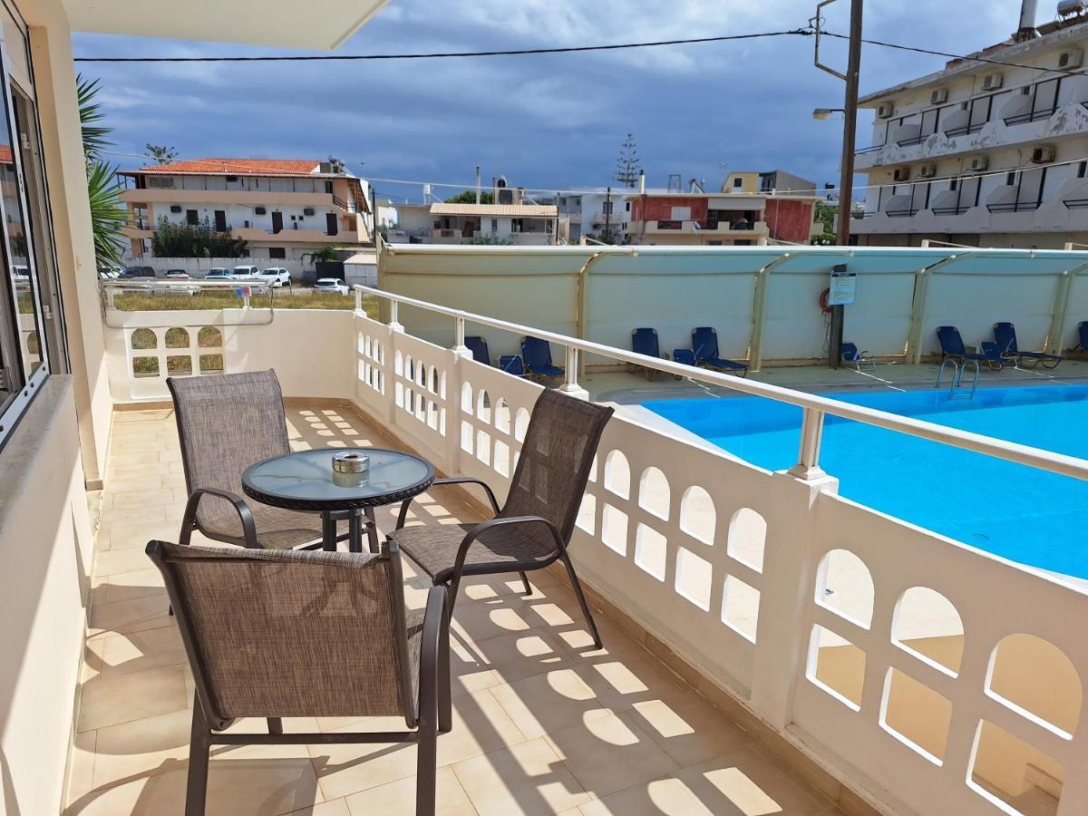Perla Beach Agia Marina Buitenkant foto
