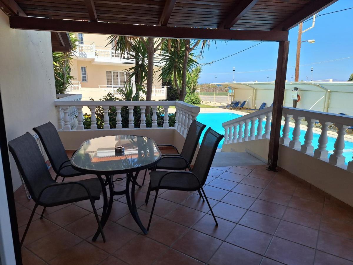 Perla Beach Agia Marina Buitenkant foto