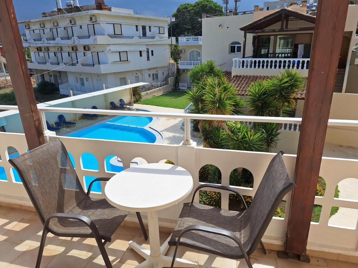Perla Beach Agia Marina Buitenkant foto