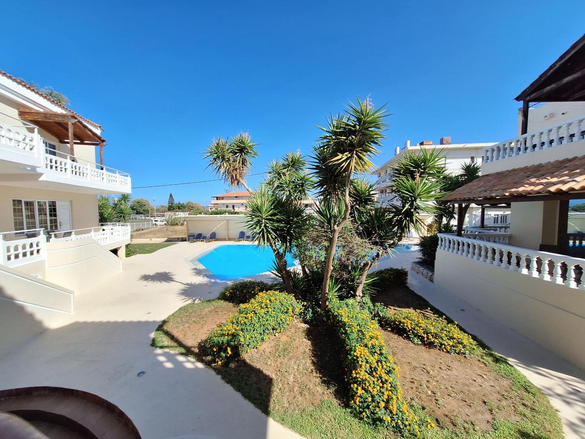 Perla Beach Agia Marina Buitenkant foto