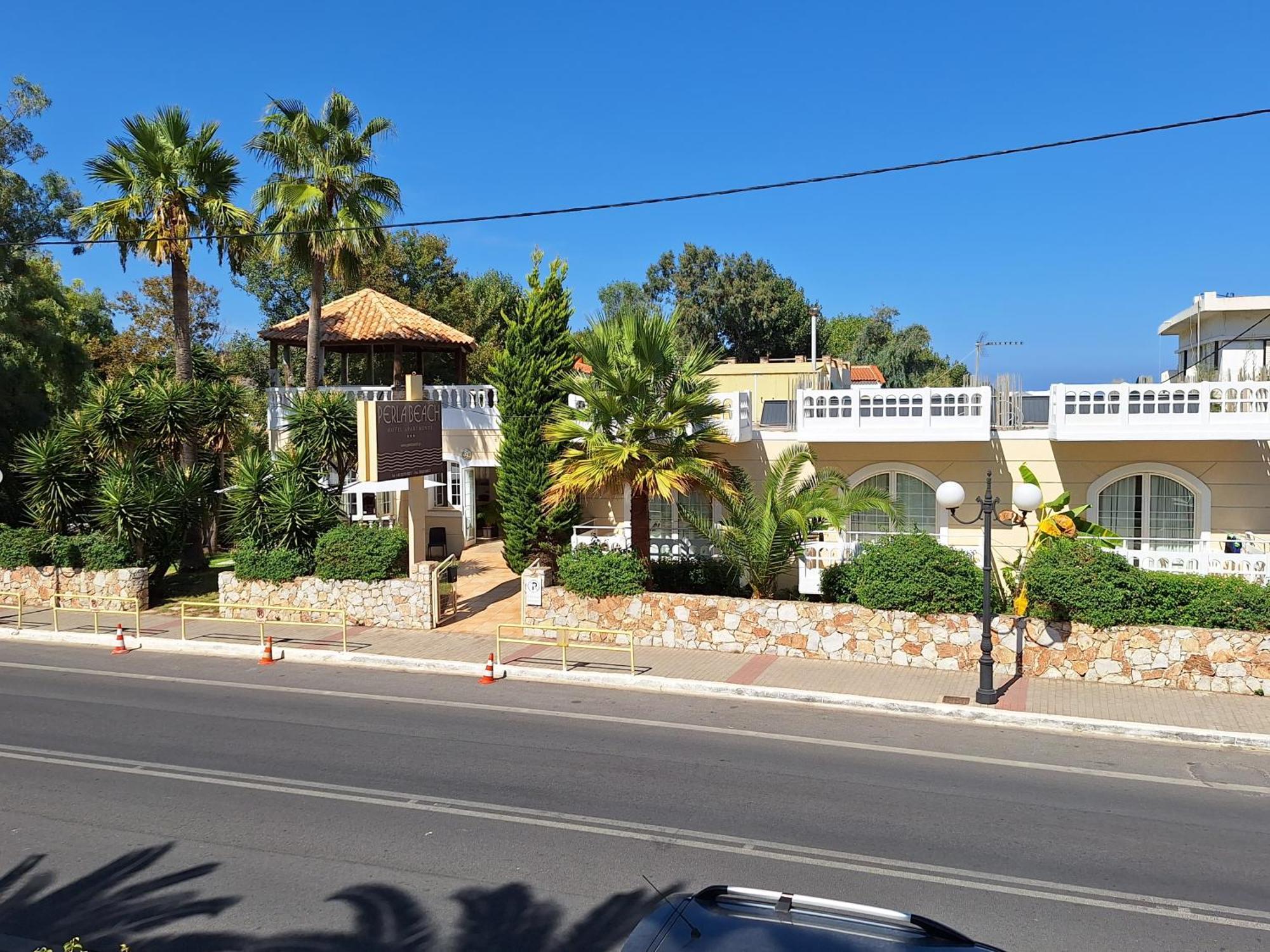 Perla Beach Agia Marina Buitenkant foto
