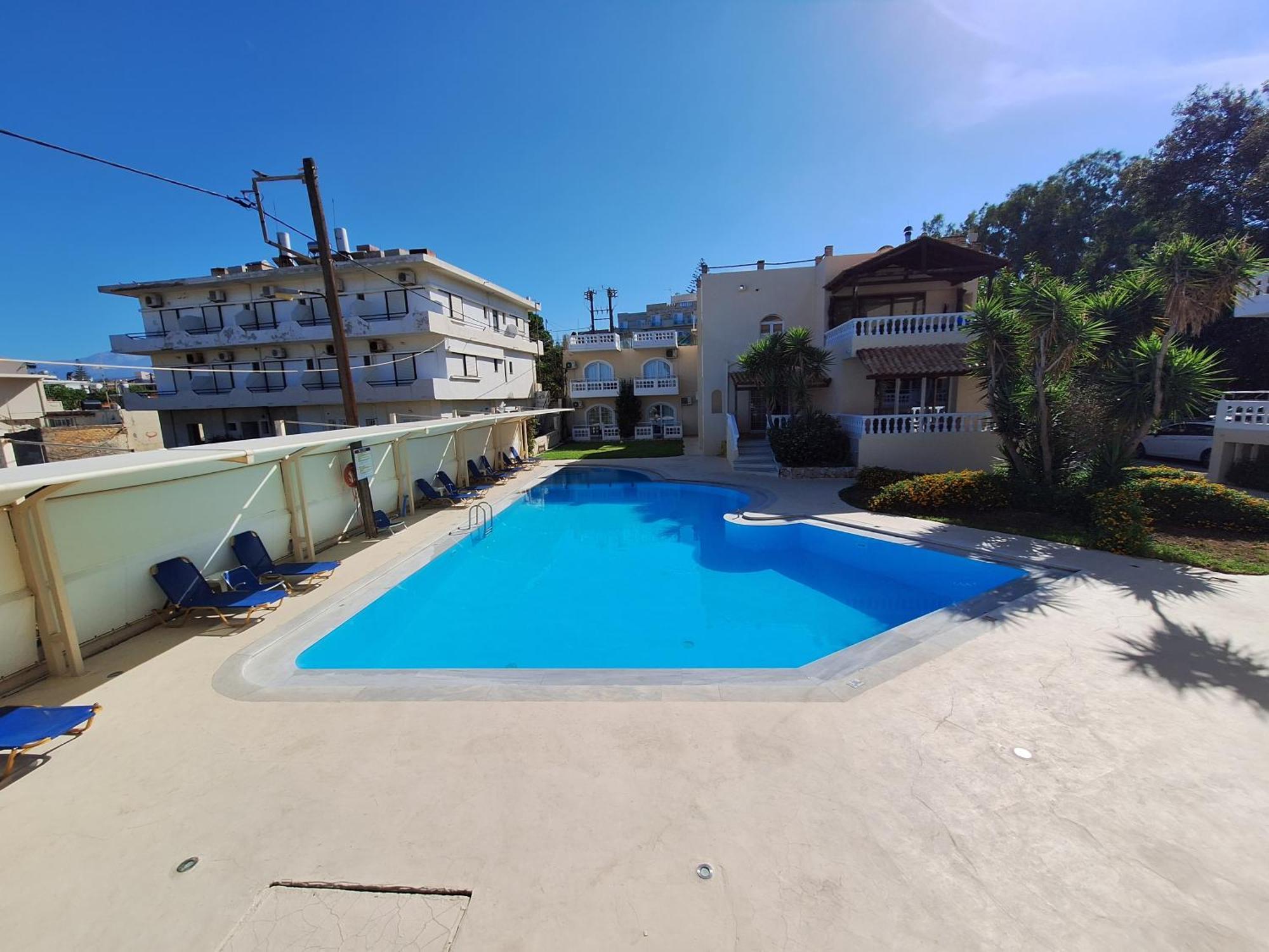 Perla Beach Agia Marina Buitenkant foto
