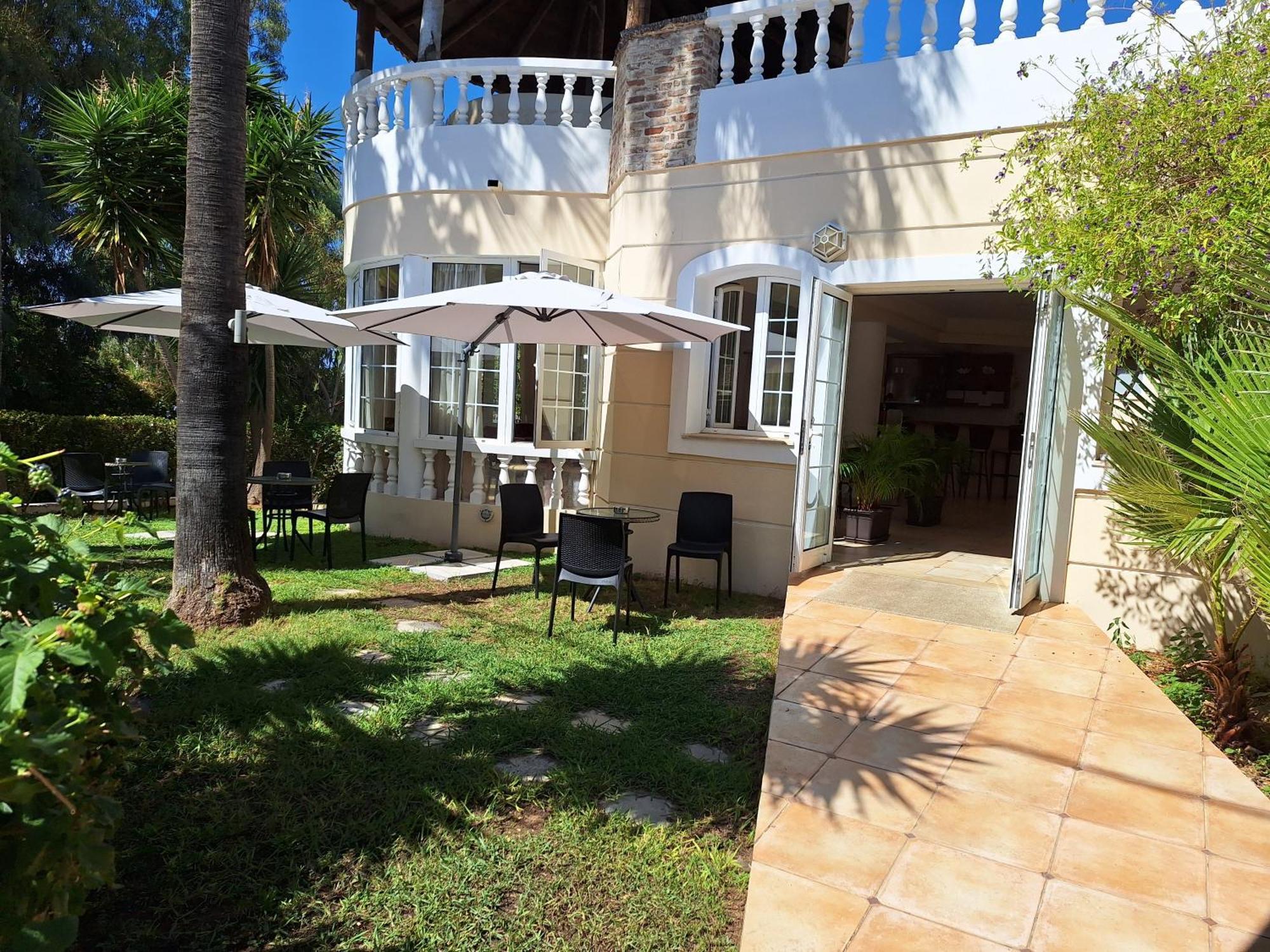 Perla Beach Agia Marina Buitenkant foto