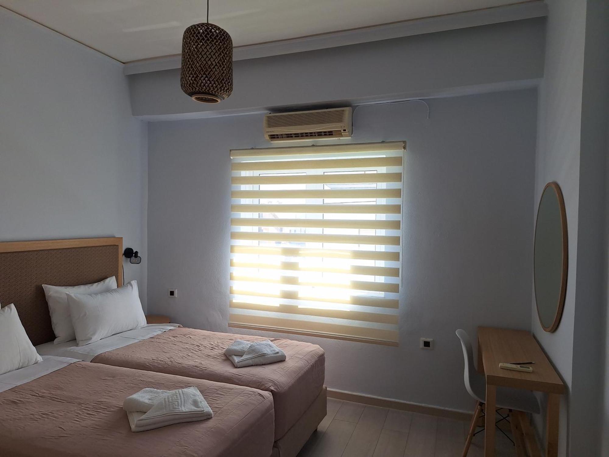 Perla Beach Agia Marina Buitenkant foto