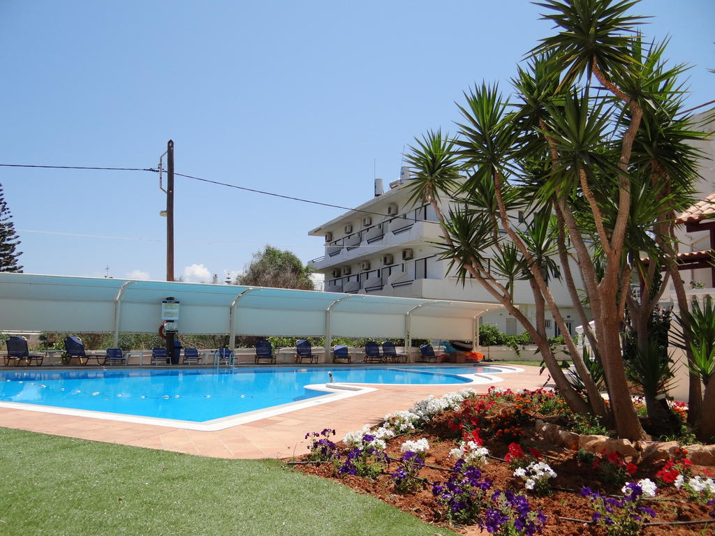 Perla Beach Agia Marina Buitenkant foto