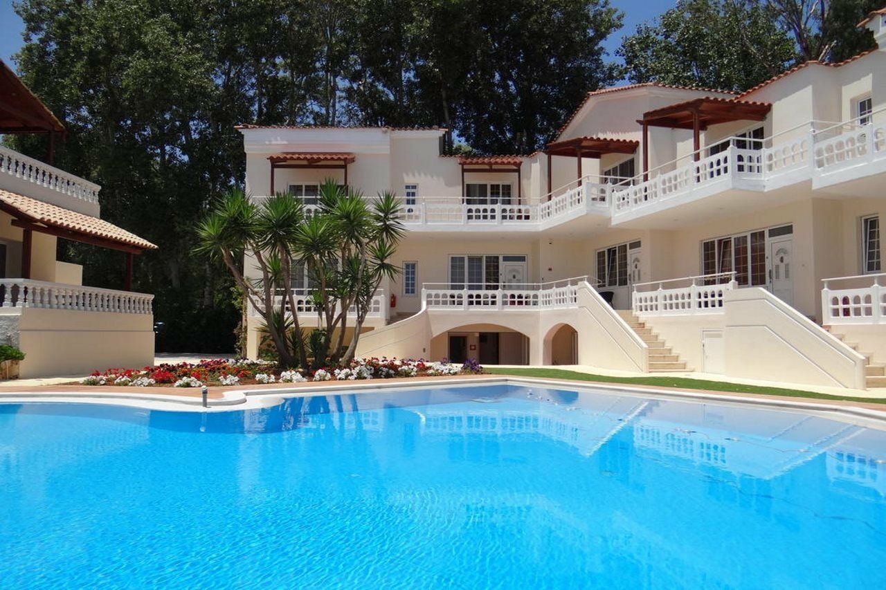 Perla Beach Agia Marina Buitenkant foto